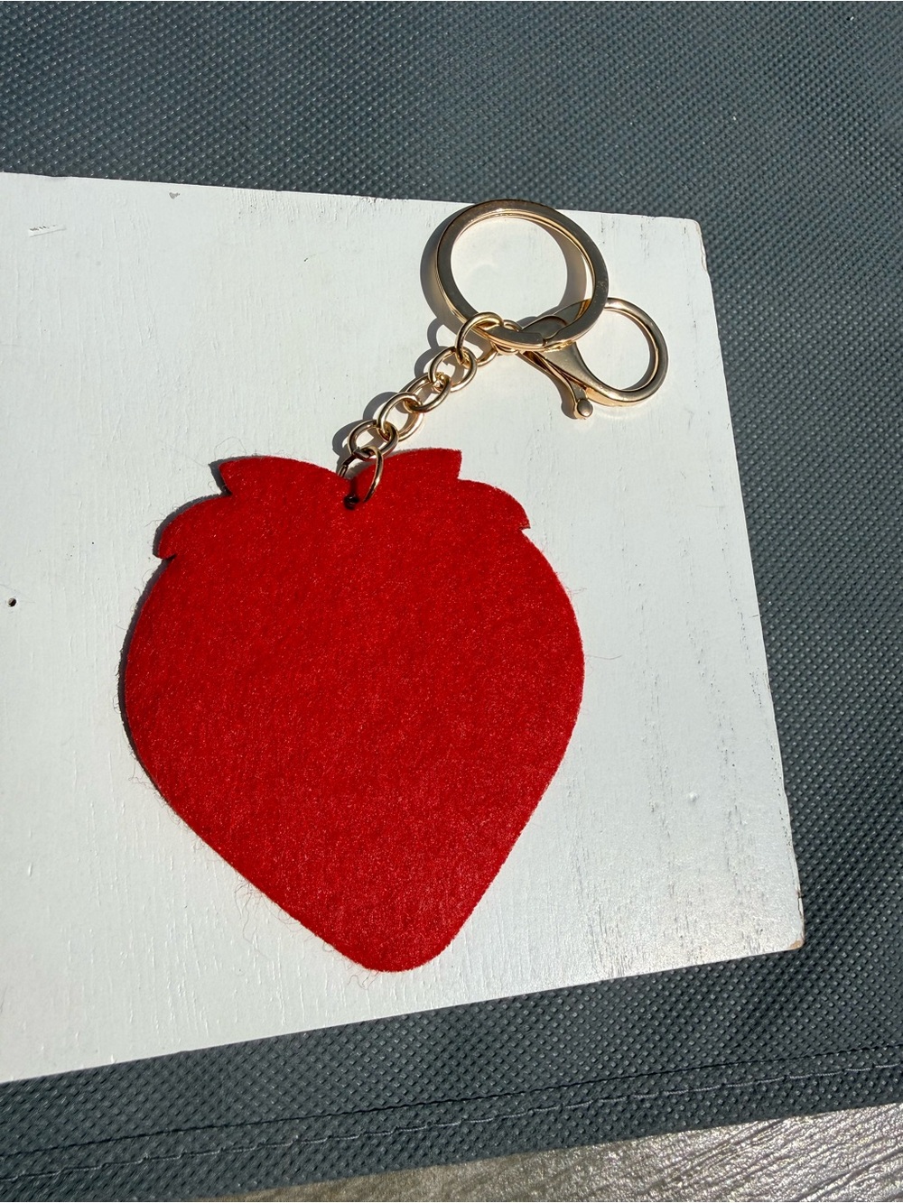 NWT Sparkling Red Large Strawberry Crystal Keychain Charm - Picture 3 of 3